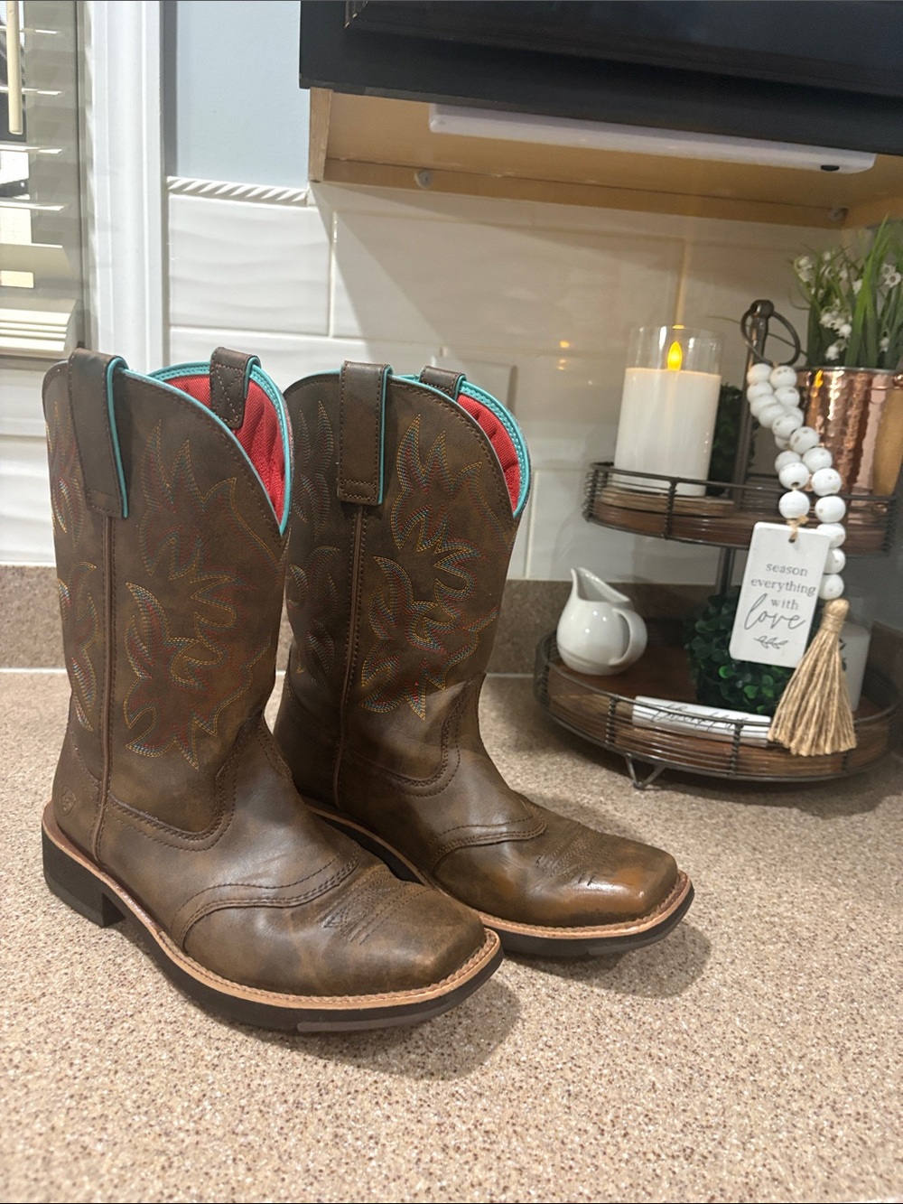 Ariat Brown Leather Western Boots with Turquoise Trim - Picture 3 of 6
